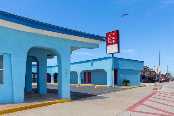 Econo Lodge Galveston Seawall image 12